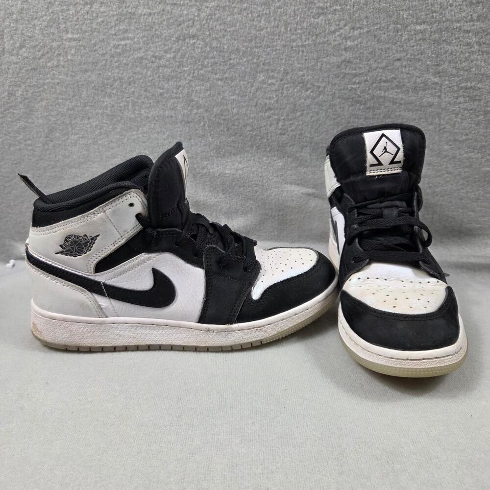 Jordan Men's Black and White Trainers